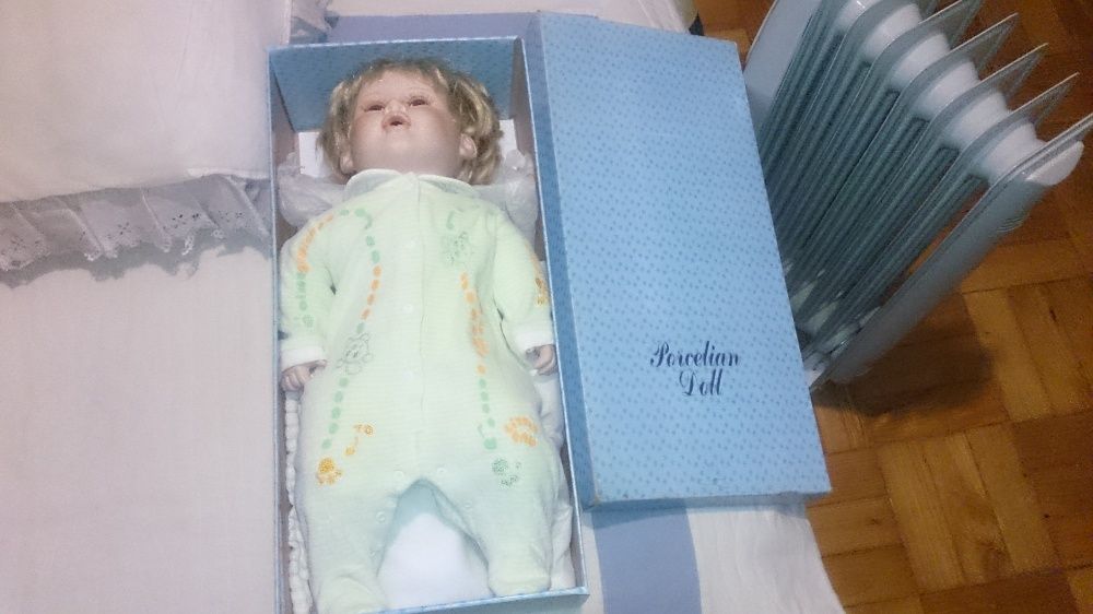 boneca de porcelana doll (genuine hand painted porcelain) 52cm altura