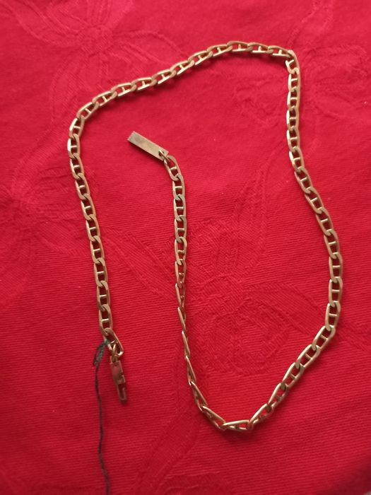 Gargantilha dourada malha batida marca Shock