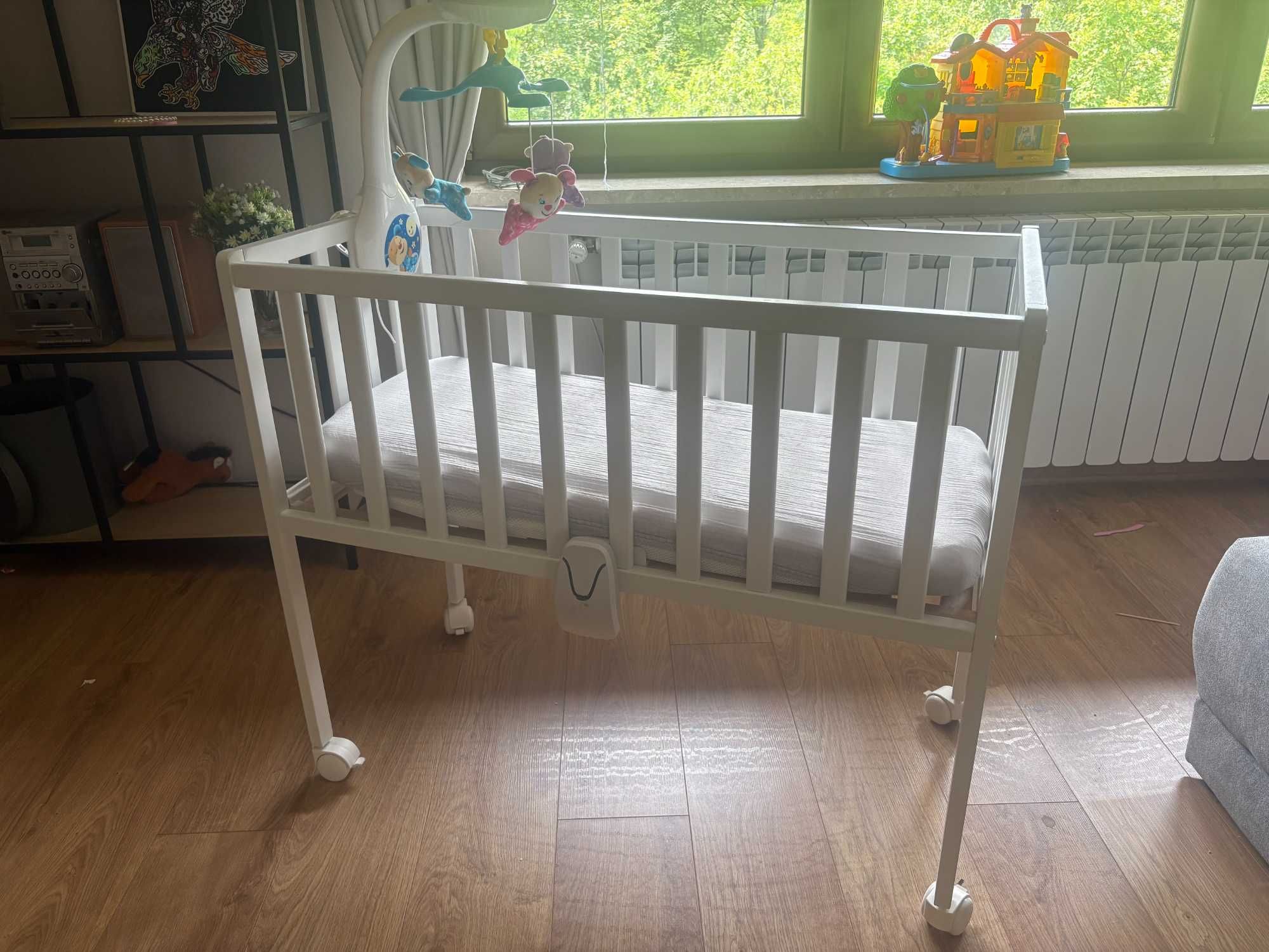 Dostawka Babysense LUNA 7 Mini z monitorem oddechu i karuzelką