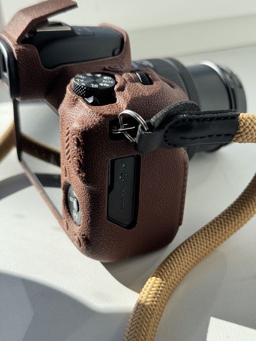 Фотокамера бездзеркальна Canon EOS R100 RF-S 18-45