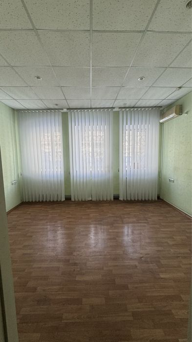 Сдам три двокімнатні квартири в центрі, напроти Будів. Академіі .