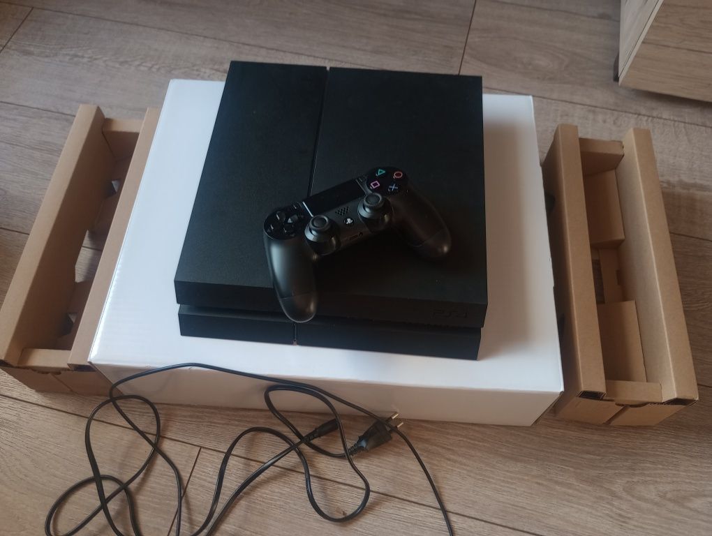 Konsola PS4 PlayStation4 1TB  / Pad / 1216B