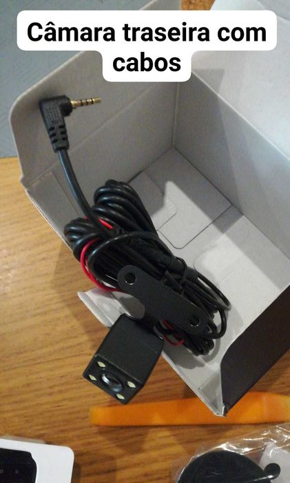 Câmara instalar em automóvel Nova. Serve para câmara de marcha atrás