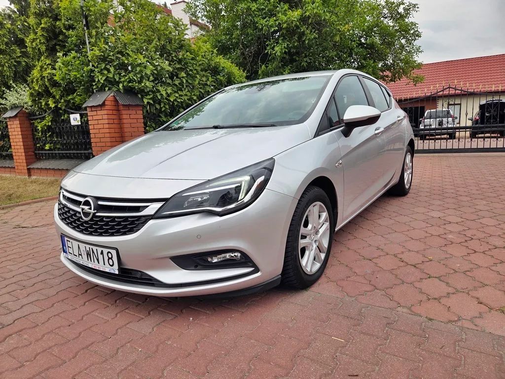 Opel Astra Duża Nawi. klimatronic. Full-serwis