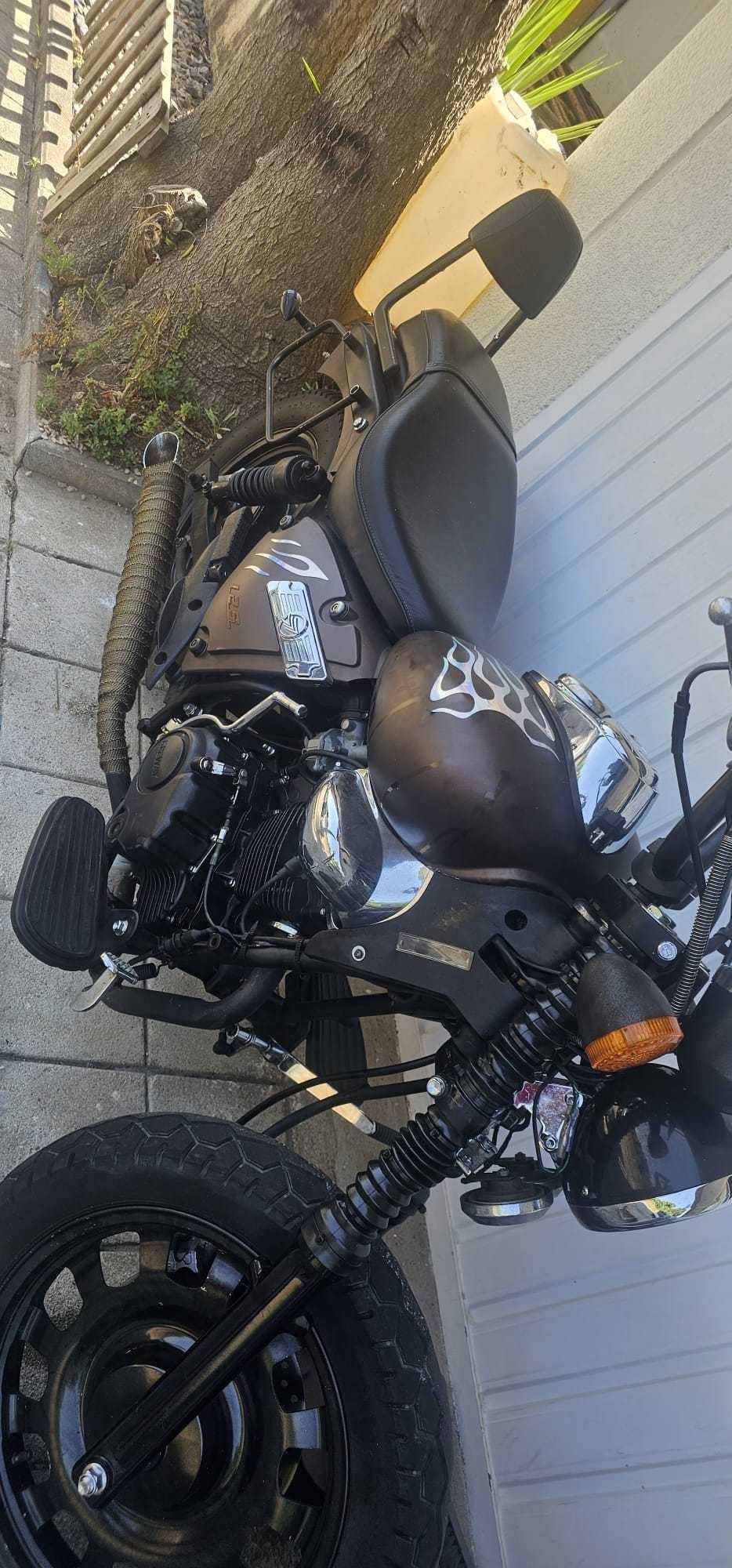 Keeway Superlight 125