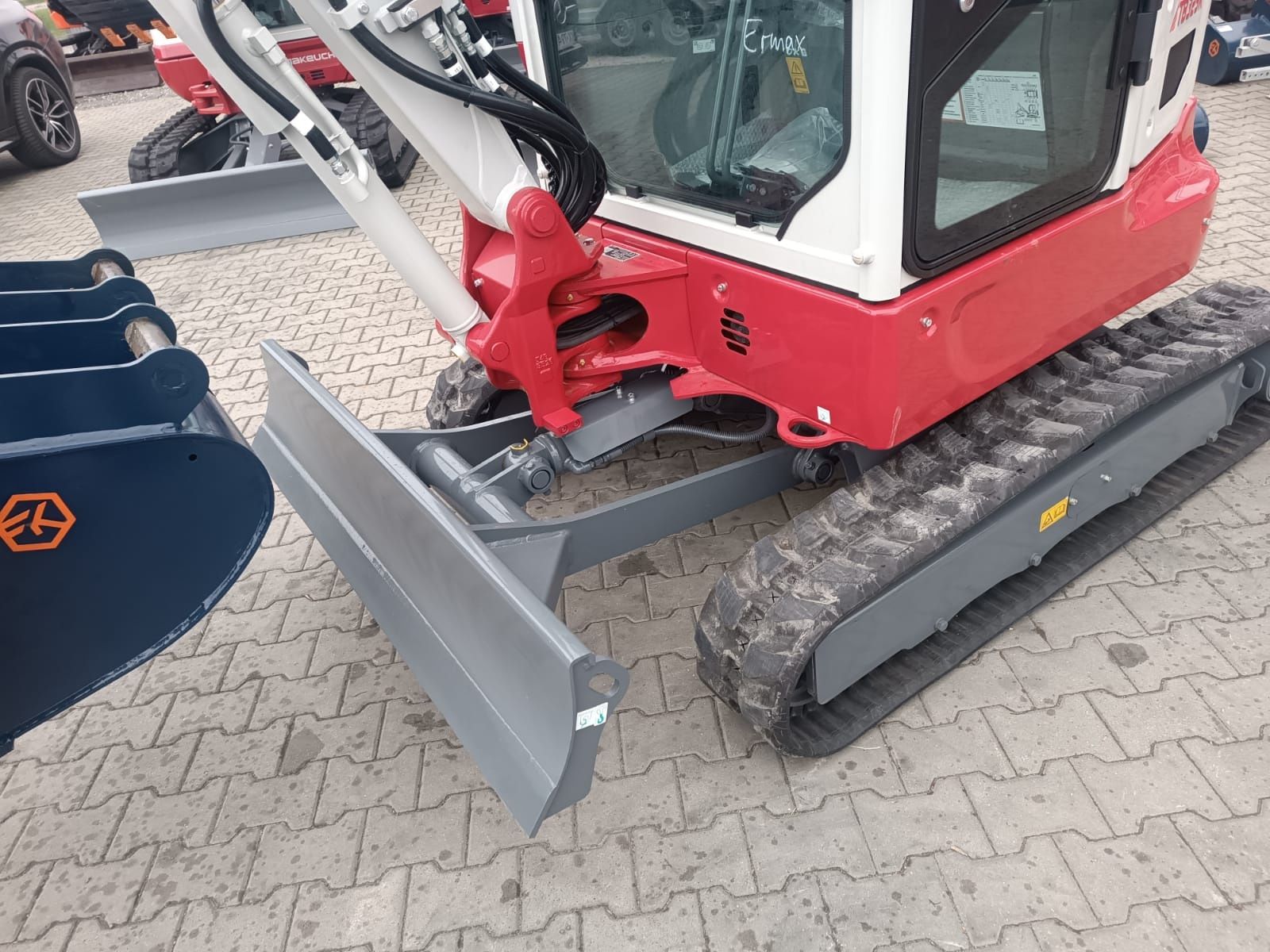 Koparka minikoparka Takeuchi TB325R V1 2440kg 2023rok SLIM