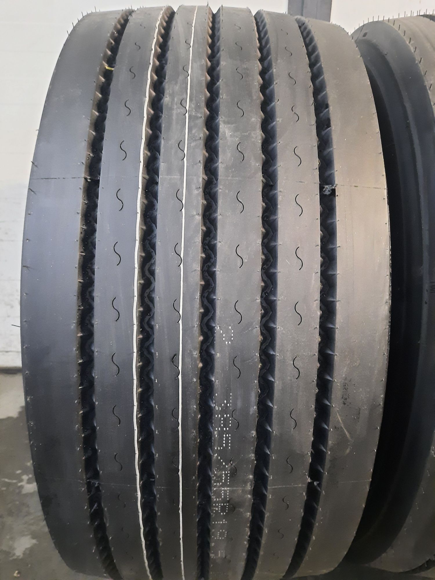 Opony nowe 385/55 R19.5 Advance GL 251T