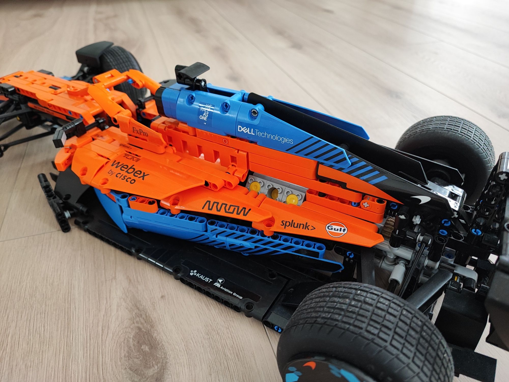 LEGO technic 42141 McLaren Formula 1