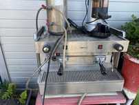 Máquina de café e moinho