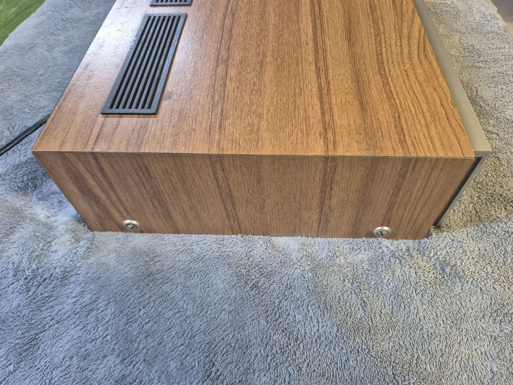 Amplituner stereo  Unitra Aida AWS 105 bardzo łdny