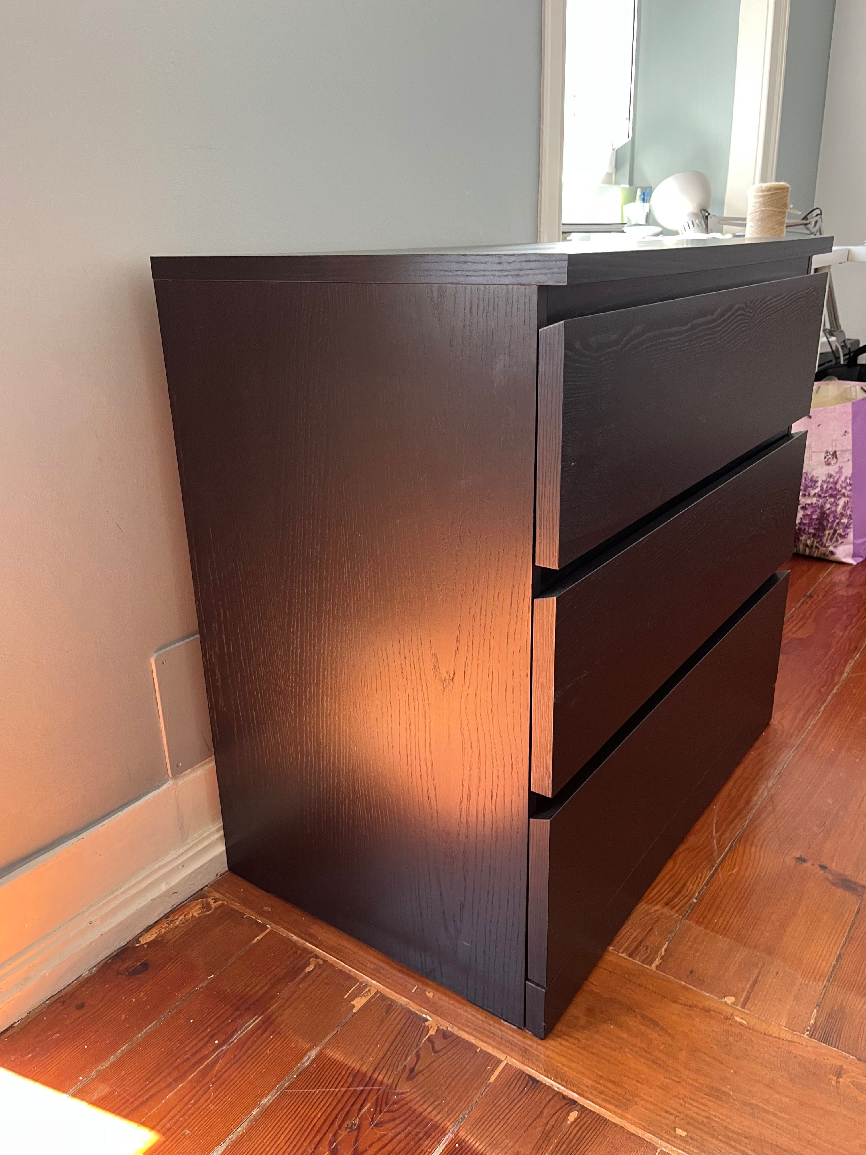 Cómoda MALM castanho escuro (ikea)