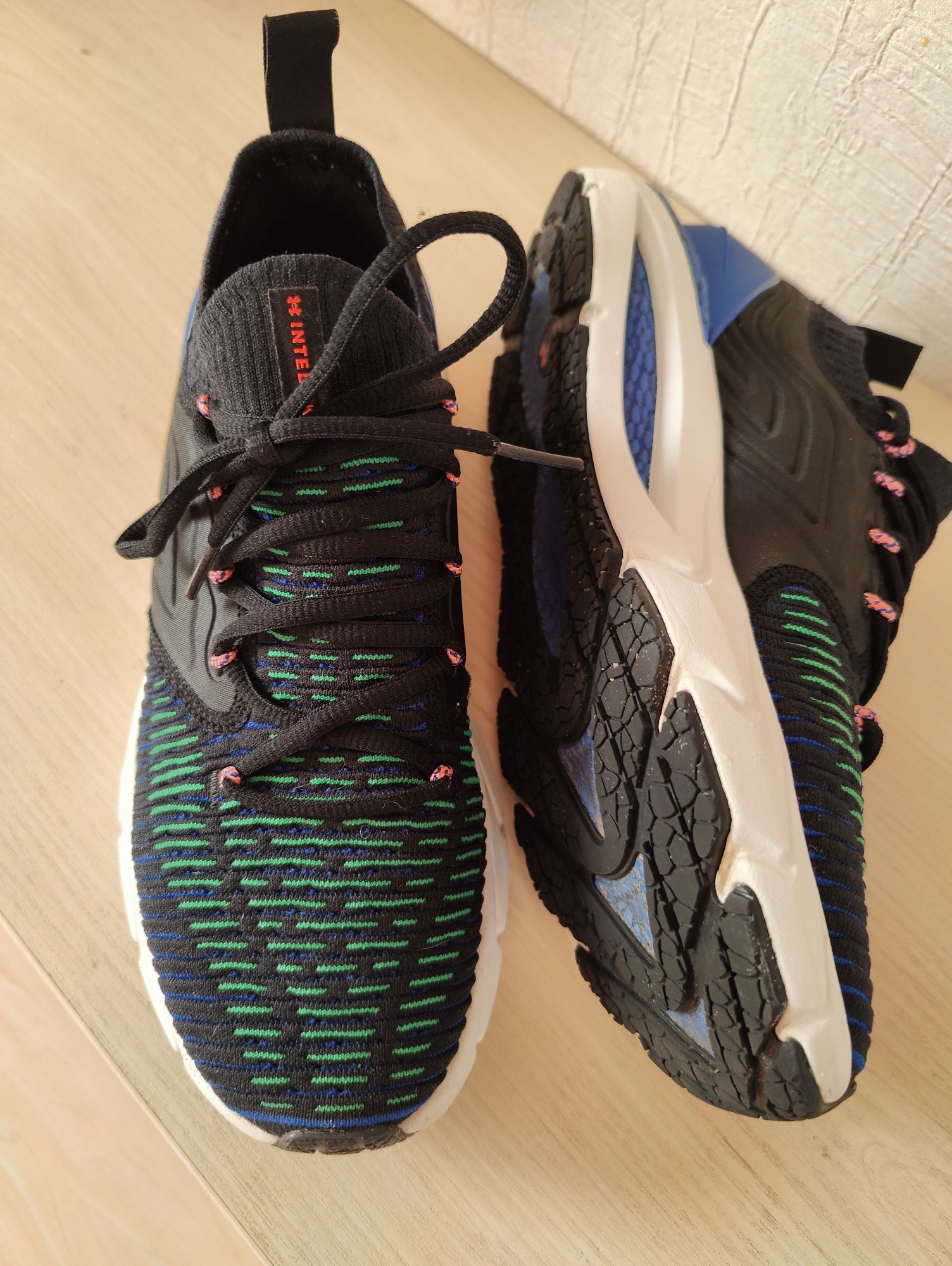 Under Armour Hovr Phantom 2 IntelliKnit