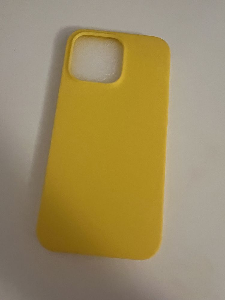 Żółty case do iphone 13 pro