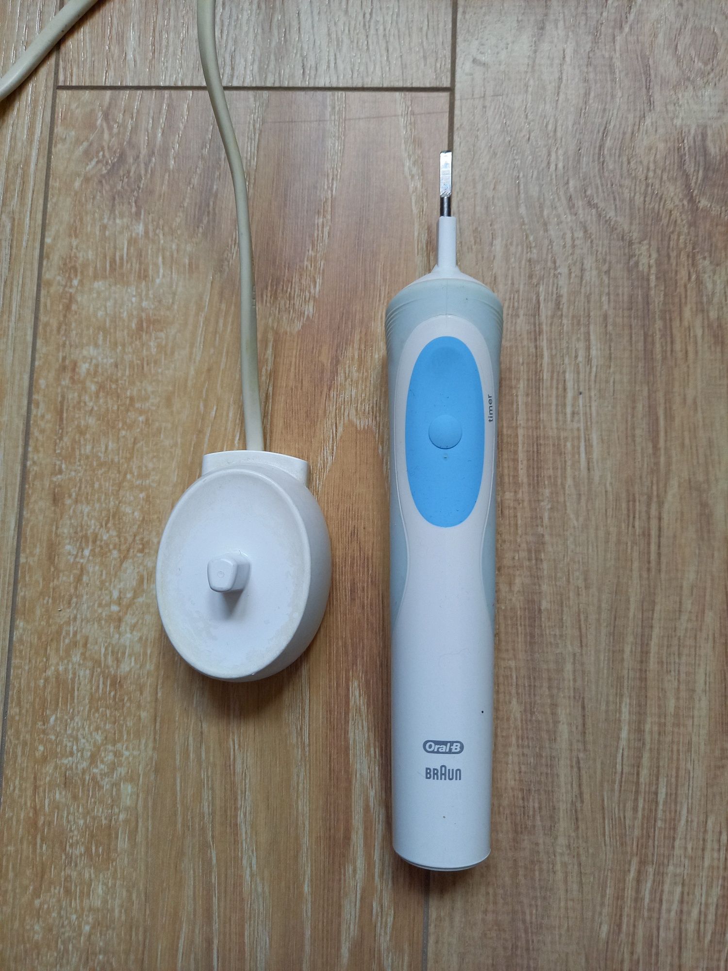 Braun ORAL-B VITALITY elektryczna szczoteczka do zębów body + ładowark