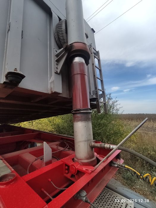 Продам самосвал.