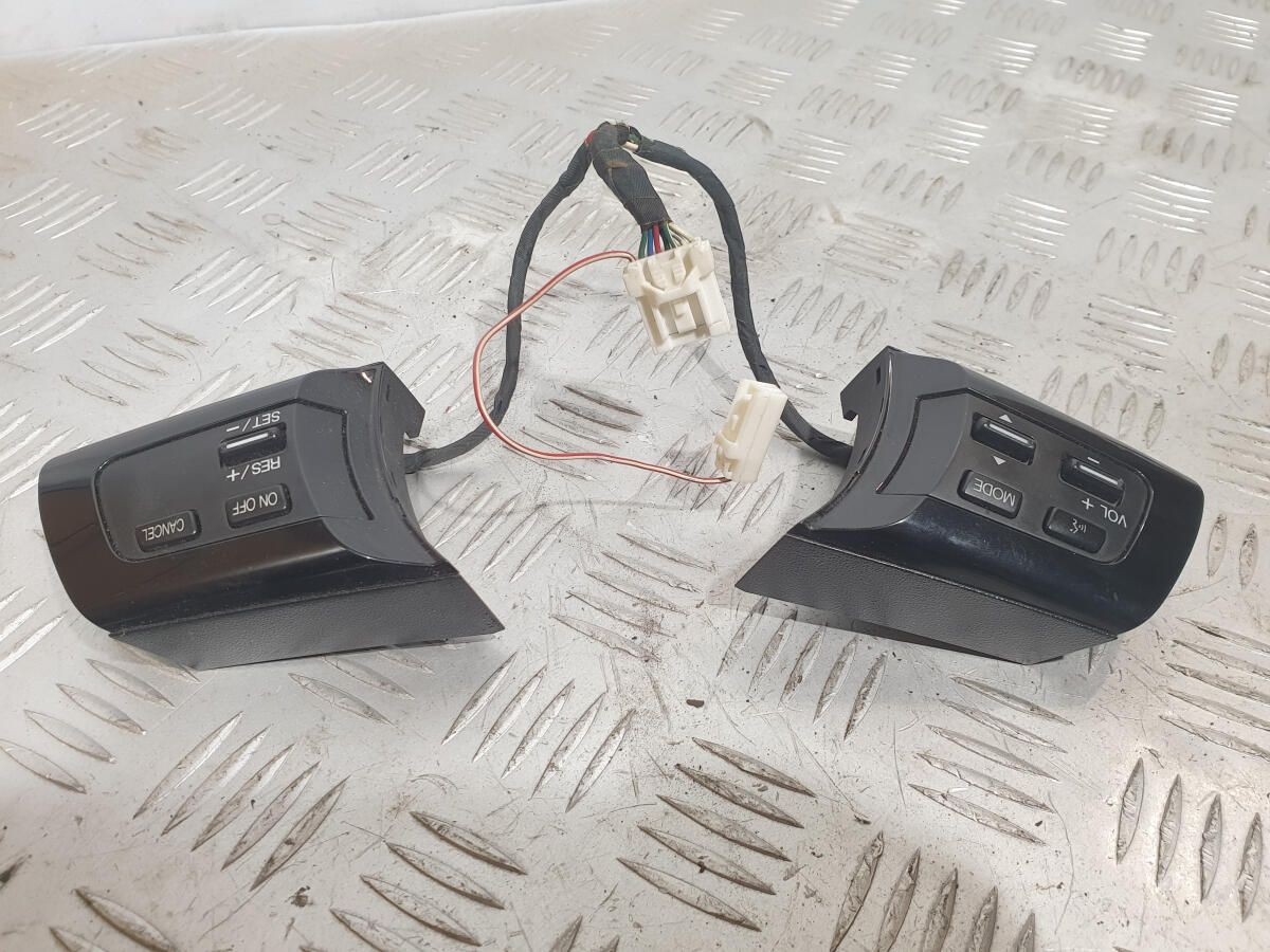 Кнопки руля EG28664M0 MAZDA CX-7 2,3 (2006-2012) разборка