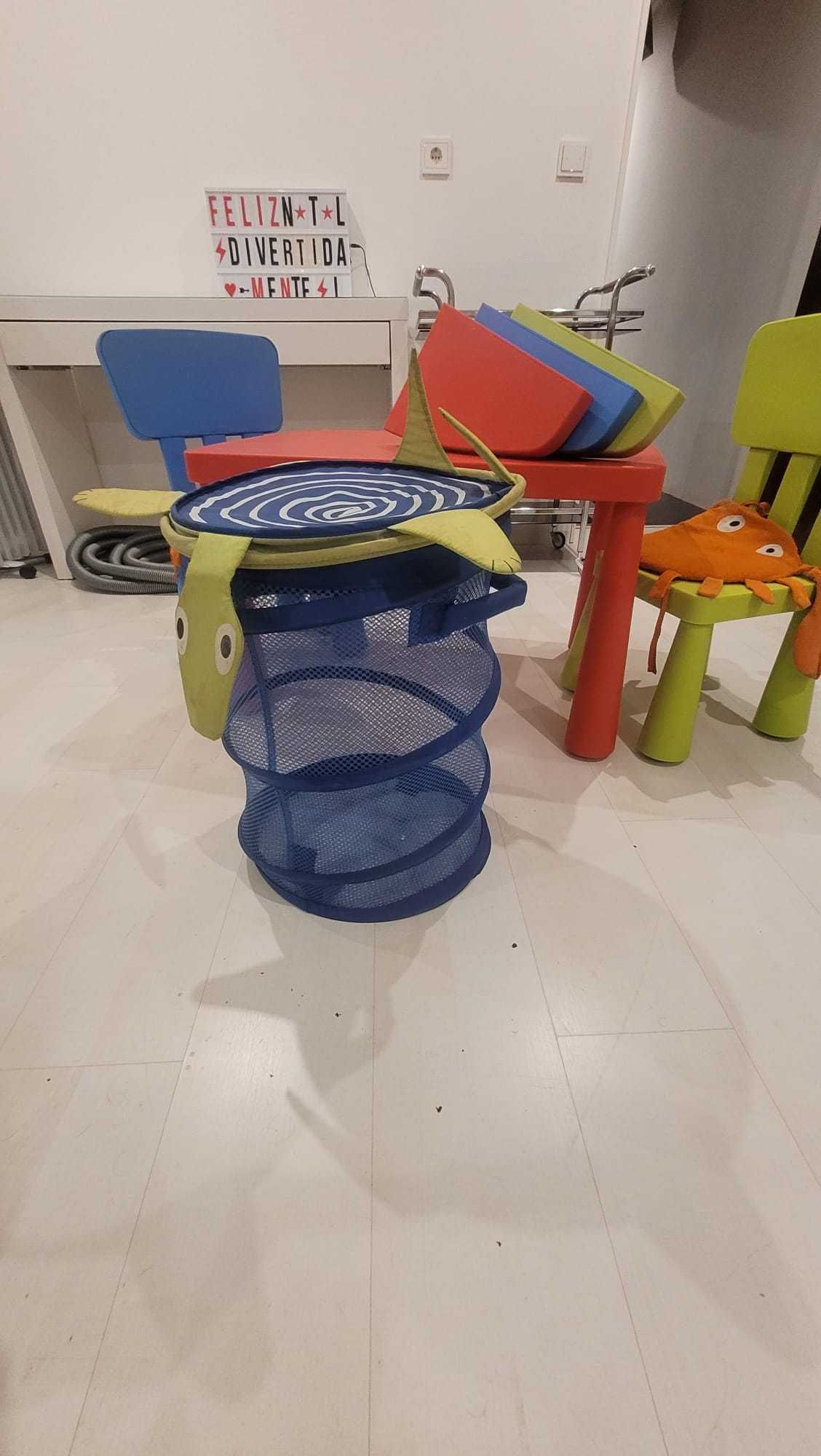 Conjunto Mesa, Cadeira, Prateleira e cesto