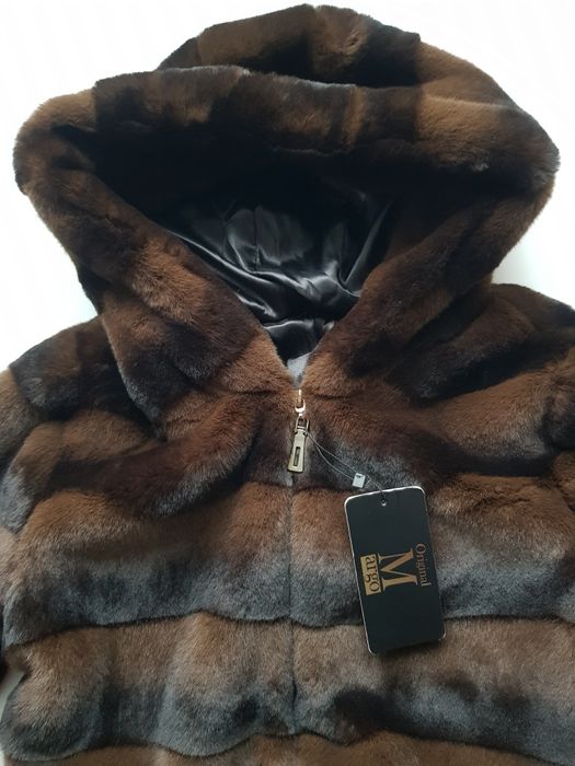 Шуба жіноча р.46-48 (90/60/55см)