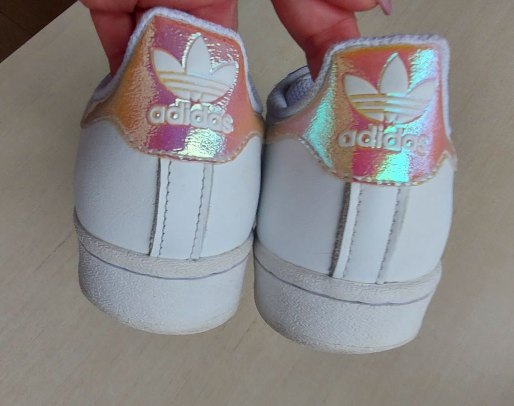 Білі кросівки Adidas 24см