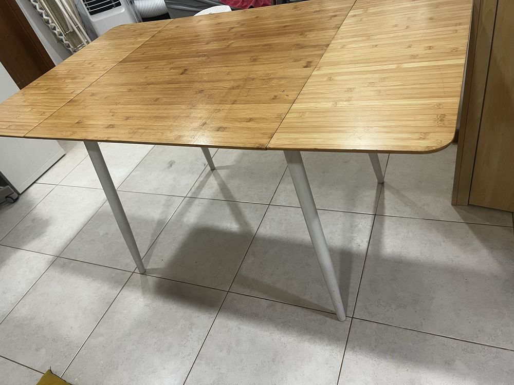 Mesa de refeição extensível
