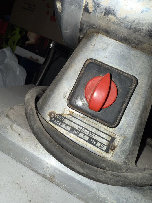 Профессиональная мясорубка fimar 220-380v