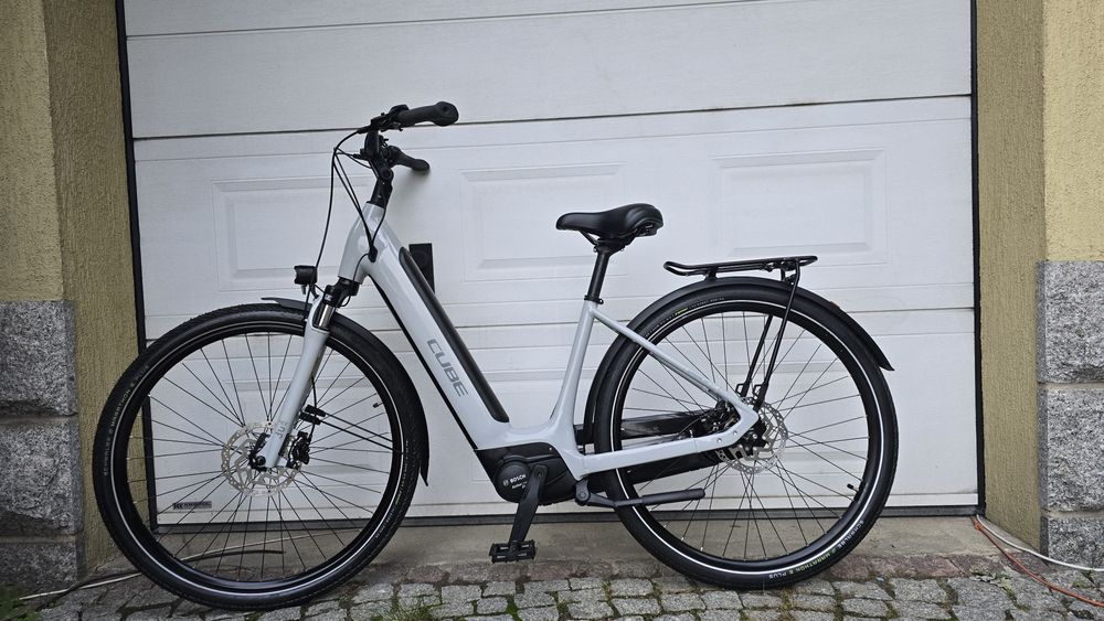 Elektryczny rower CUBE super stam 28"