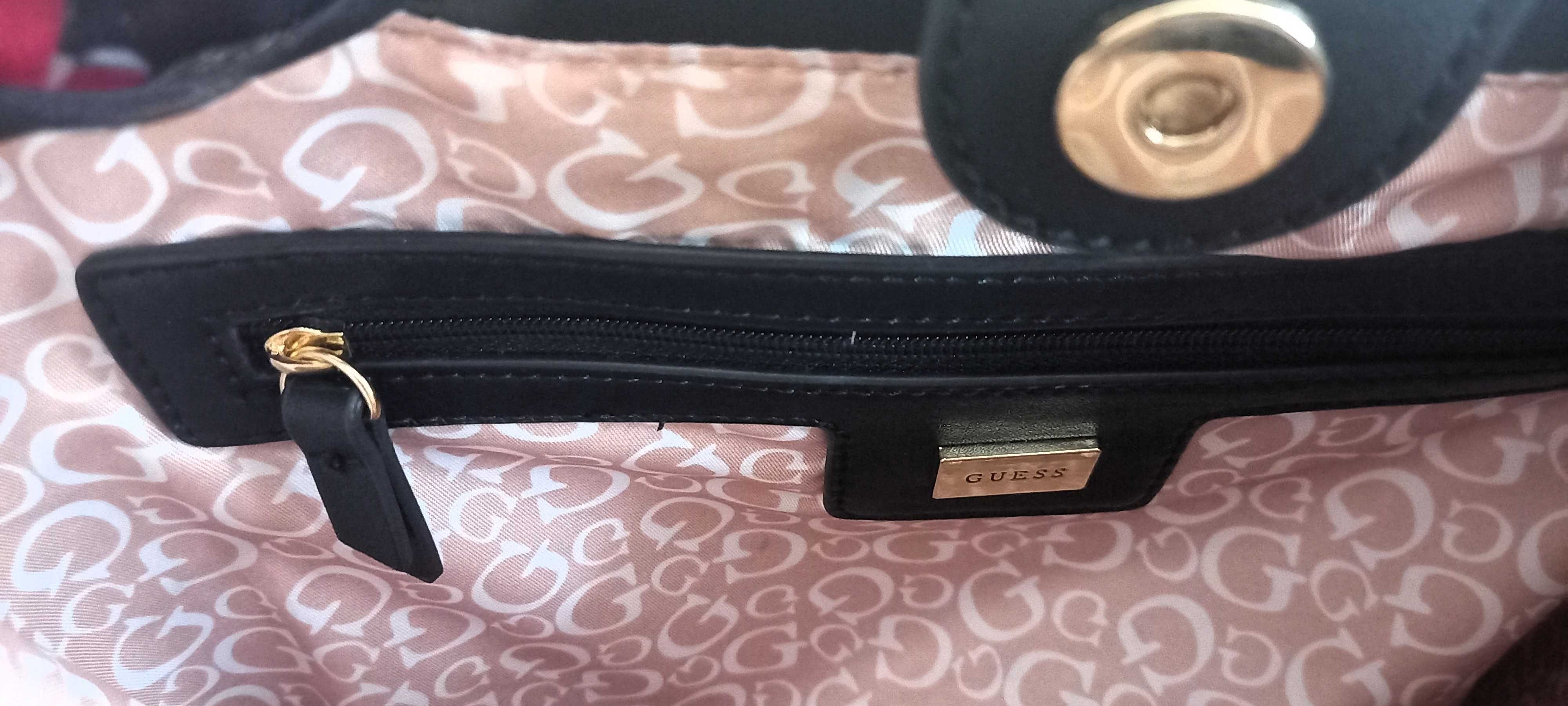 GUESS torebka kuferek czarna na ramię do ręki chustka apaszka
