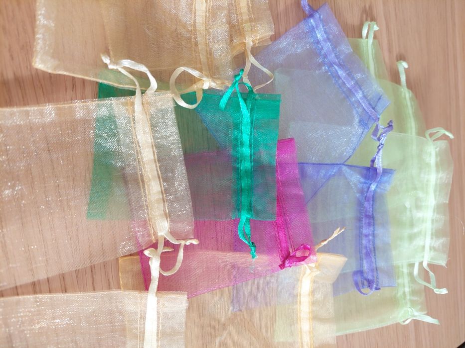 Sacos de organza novos