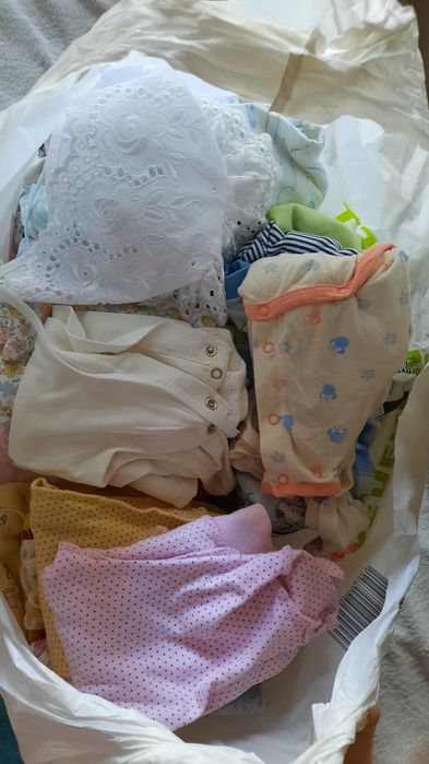 Віддам одяг на дівчинку 0-3місяців