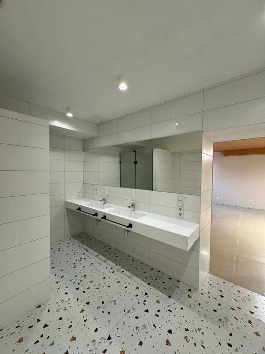 Продається комерційне приміщення вул. Тисменецька