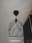 Lampa IKEA - klosz druciany z ozdobną żarówką i długim przewodem