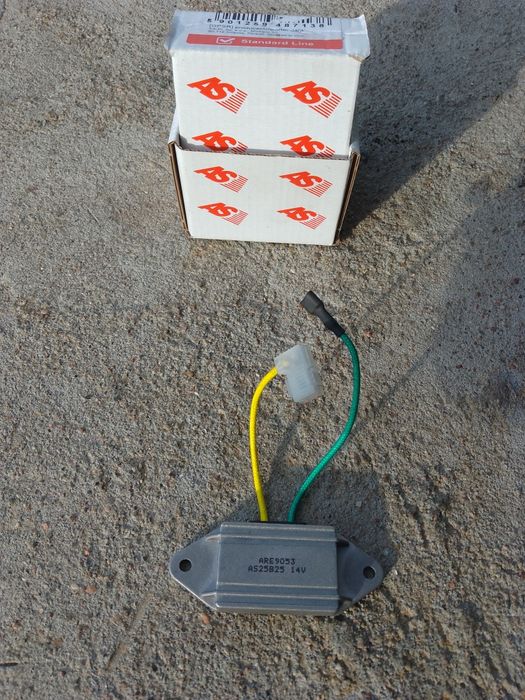 Regulator napięcia alternatora c-330 C-360 Fiat 126p Polonez Lublin.