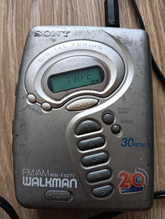 Sony Walkman WM-FX271 + słuchawki Sony MDR-V150