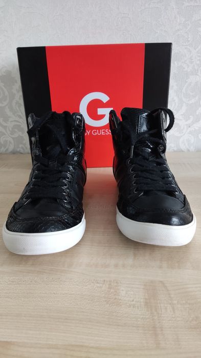 GUESS кроссовки ОРИГИНАЛ!!! Деми спортивные ботинки. 37 размер