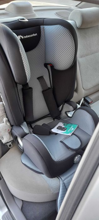 Cadeira de criança muito pouco utilizada com ISOFIX