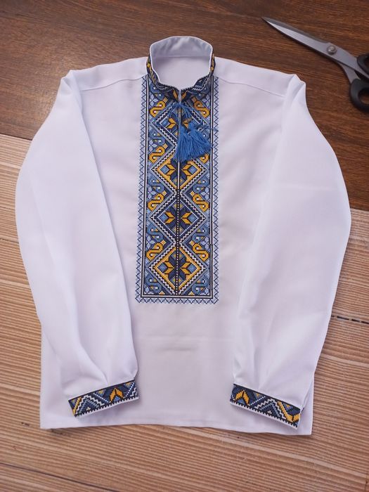 Вишиванки чоловічі в асортименті