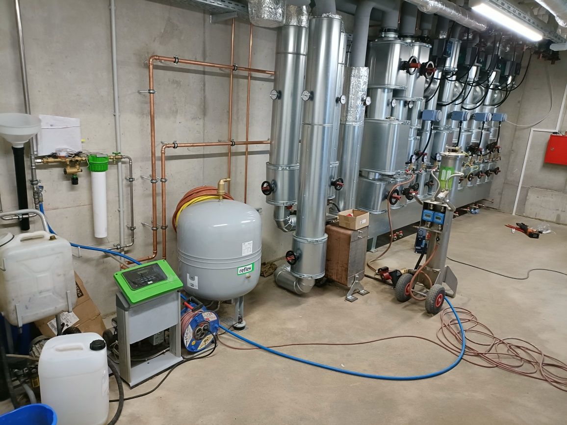 Hydraulik. Instalacje sanitarne, Pompy ciepła, kotły: gazowe, pellet