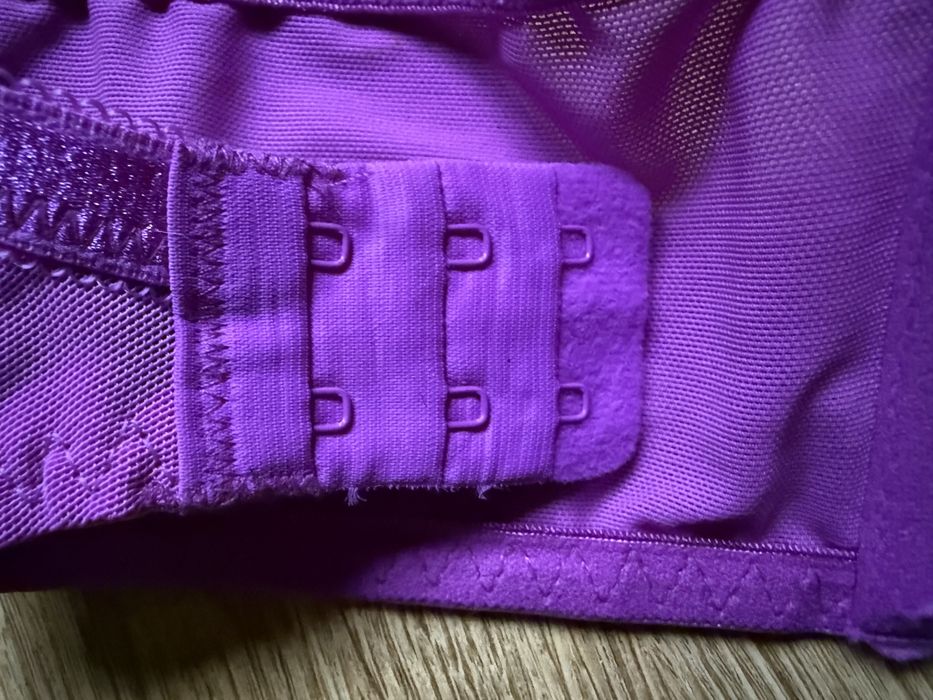 Bezszwowa miseczka 95DD/E biustonosz