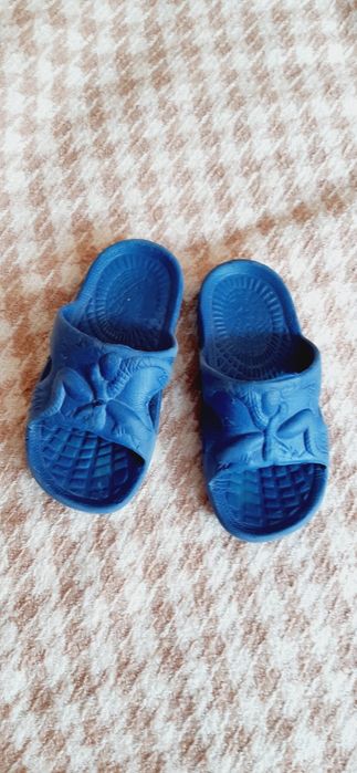 Шльопанці на хлопчика