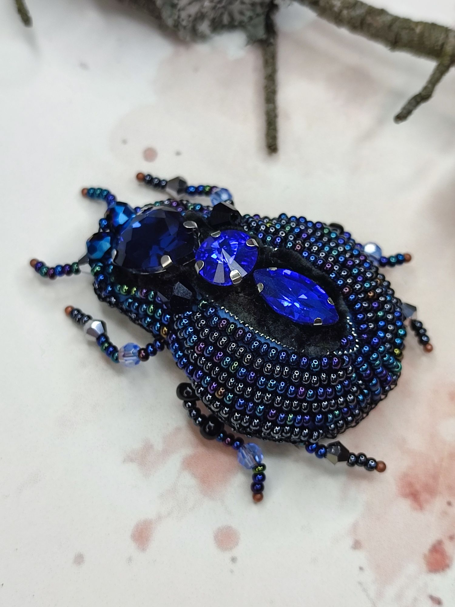 Broszka artystyczna, żuk, Skarabeusz blue