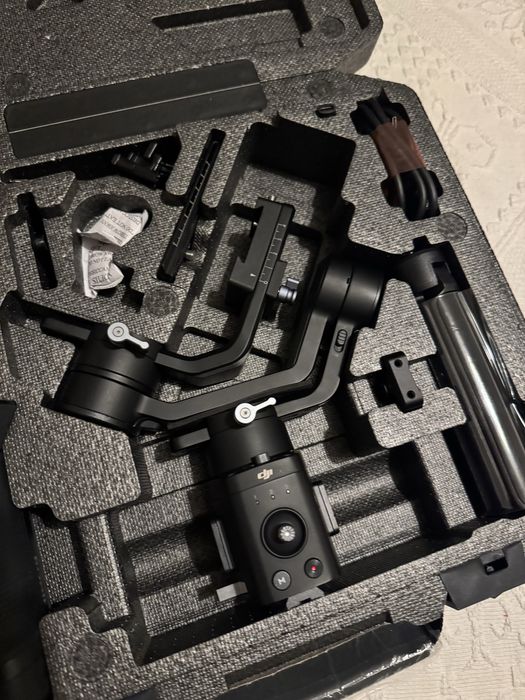 DJI Ronin S Estabilizador Guimbal para Cameras DSLR ou Mirror