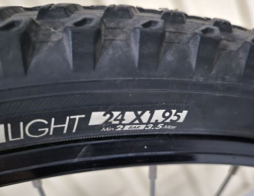 Bicicleta Btwin Rockrider ST500, roda 24