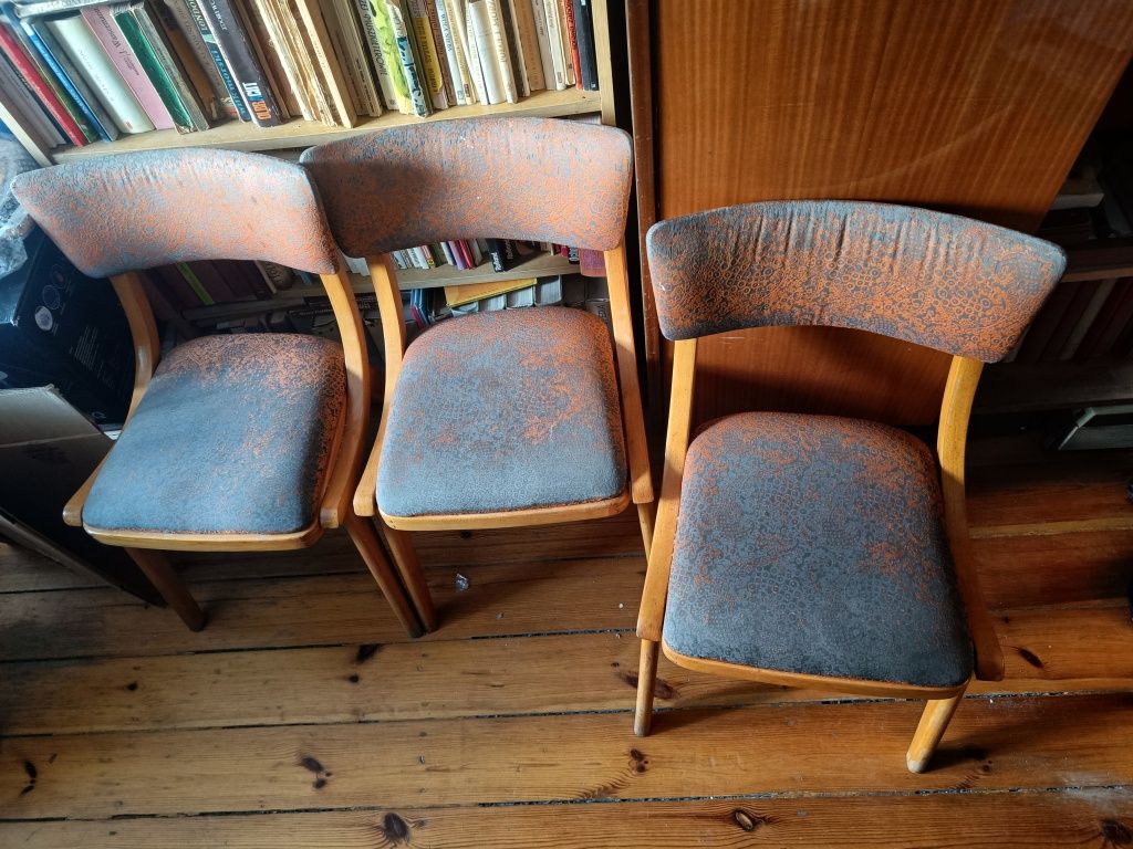 3 krzesła PRL skoczek typ A 5942 var