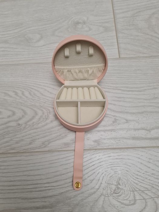 Продам скриньку-бокс для прикрас