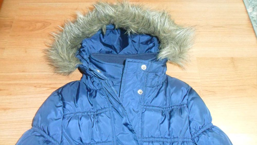 Casaco menina 4 anos tamanho 104cm  usado em bom estado