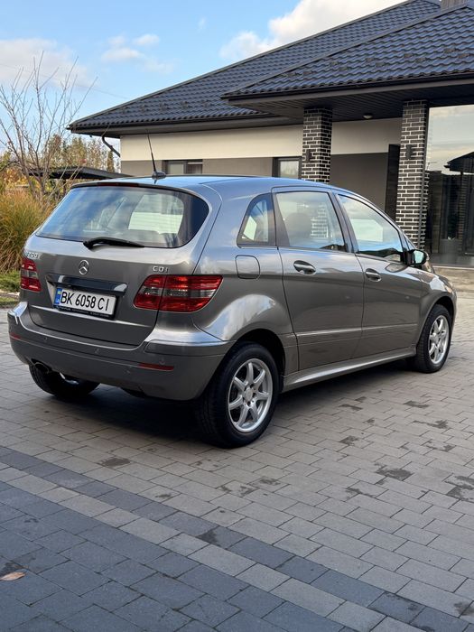 Продам мерседес В200