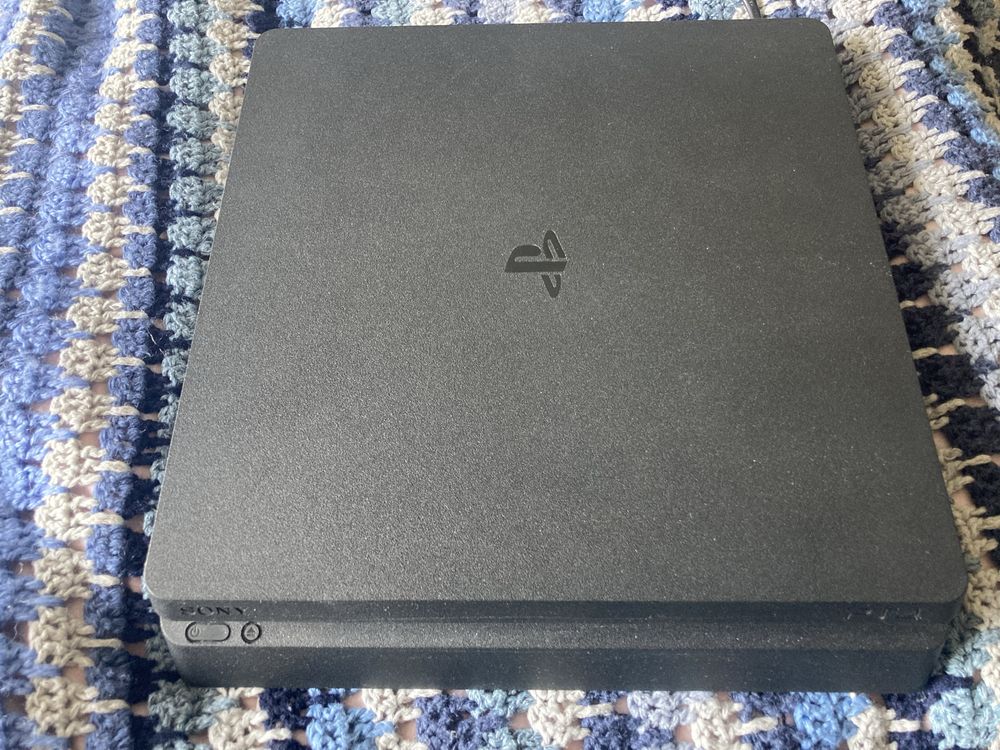 PlayStation 4 Slim