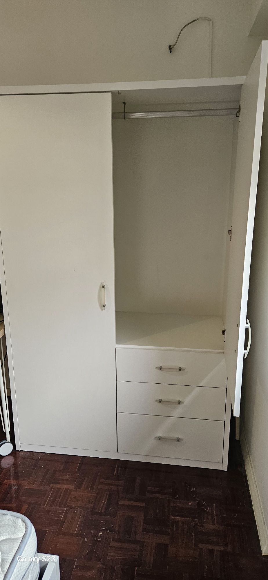 Quarto Individual disponivel. Calcada de carriche Lisboa