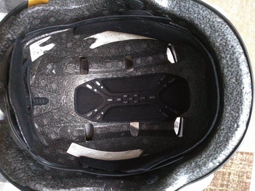Kask oxelo prawie nowy