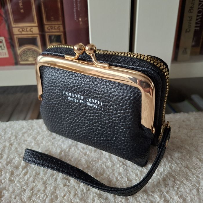 Nowy elegancki portfel